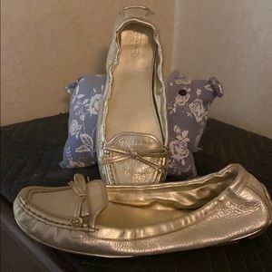 Coach Isabelle Flat Mic 11m